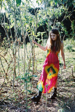 queenteresaoman:  (via Styling: Metal Magic)