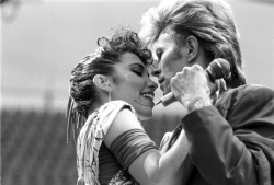 'Loves To Be Loved' A David Bowie Blog