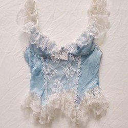 s-usuwatari:  coffee—queen:  Vintage lace lingerie top, size