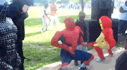 futubandera:     porque no aceptaron a spiderman en the avengers