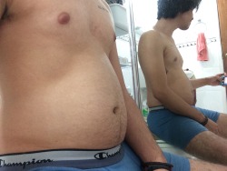 lovesguysbellies:Reflection