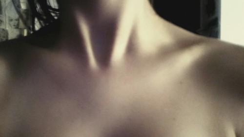 The collarbone and neck are one of the most sensitive parts of a woman’s body - don’t forget them, gentlemen!