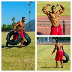 goaltobeswole:  Muscle Worship Terrence Harris