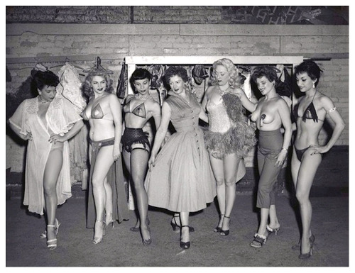 Famed manager of Los Angeles’ ‘FOLLIES Theatre’: Lillian Hunt (center) poses with a half-dozen of her showgirls.. I can recognize Patti Waggin (3rd from Left) and Novita (Far Right).. Not so sure about the others, unfortunately..