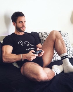 jockbrosapp:  It’s time to play JockBros.com http://apple.co/2fCZ3xk#gay