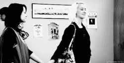 impossiblystill:  SKINS → Naomily 