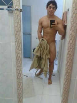 the-dude-blog:  Bathroom Selfie****