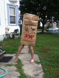 metamorpher:  jwtumbles:  my sister and i were pulling weeds