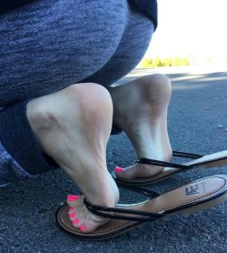 crazysexytoes: So hot! I love that shade of pink.