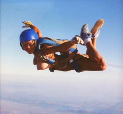 nu-bonheur:  Pour des sensations fortes, un saut en parachute