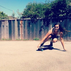 skate-girlz:  Skate girl http://skate-girlz.tumblr.com/  Idntgotnotype