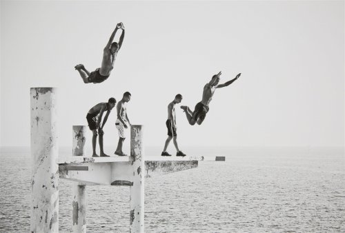 beyond-the-pale:   Le Plongeoir, French Riviera, 2011    Laurent