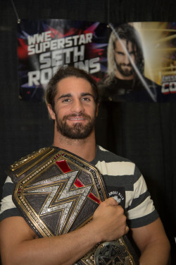 sethrollinsfans:  HQ Photo From Awesome Con 2015(x)