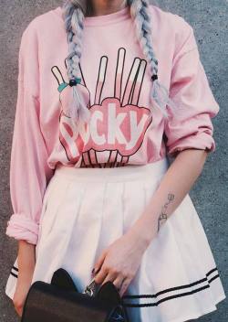 theatley: fashion-clue:   screaminoutfits:   (this Sweatshirt