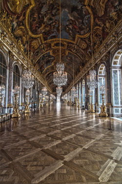 Hall of Mirrors, Versailles. 