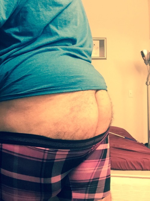mikebigbear:  steeldragon666:  scarletfatster:  unbearablycharming:  Cake cake cakeðŸ°ðŸ°ðŸ°  Magnificent  Yummy :-P  Hot ass  Fascinating Professor. You’ve discovered a biological magnet for cock.