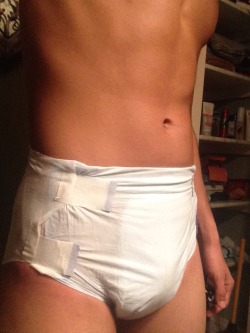 lildiaperederik:  My night diaper, I hope I don’t leak tonight.