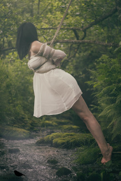 monsieur-matou:  Balanced.Photography by Petit PiafModel Fräulein