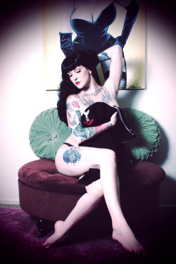 melodiegore:  Bettie <3 sailors photo by jake Davis arts 