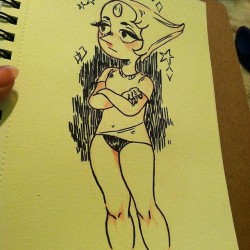 zumapunt:  i imagine pearl with ballerina calf muscles #doodles