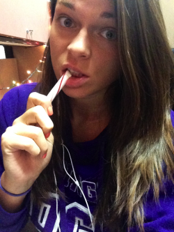 buttsandbarbells:  My candy cane broke because I’m too badass