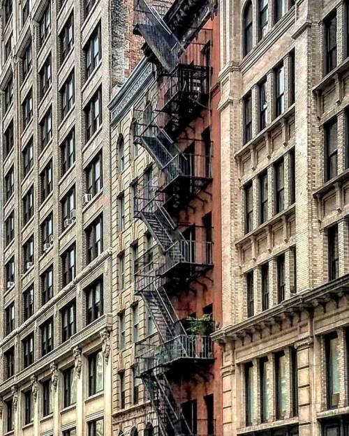 wanderingnewyork:  Buildings in the #Flatiron_District, #Manhattan