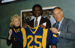 Eric Dickerson - Los Angeles Rams, 1983