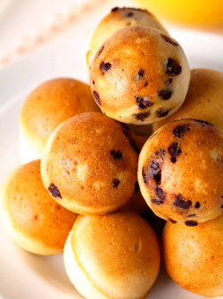 verticalfood:  Pancake Poppers  why haven’t i made these?!