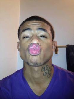 phatbootyprince:  manuponman:  OMG!! #Lips  TumbleOn) 