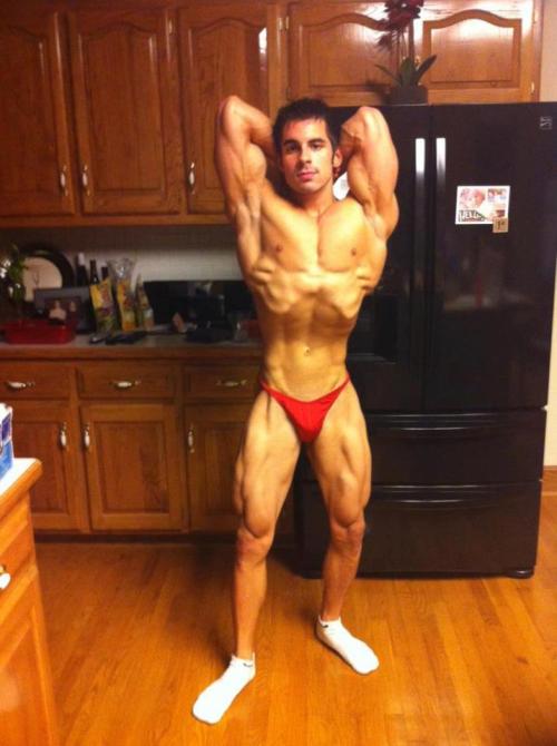 mitos:  Natural bodybuilder Corbin Pierson (2012) 