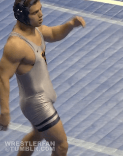 wrestlerfan:  Well … that does it. I’m moving to where he