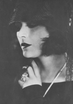  Pola Negri  1920’s source etsy 