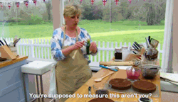 aurordream:  I am so happy that the Great British Bake Off has
