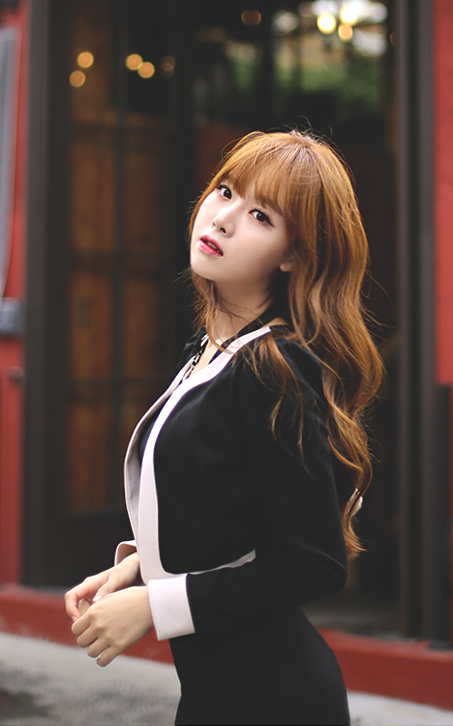 korean-dreams-girls:  Kim Shin Yeong - September 17, 2014Â 2nd Set