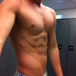 teen-gymfit:  Pic from @derekkean KIK US IF FIT #fitness #hot