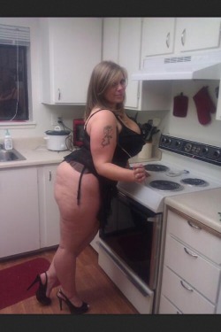 bigwhootylover9051:  Damn   This what i want to come home to