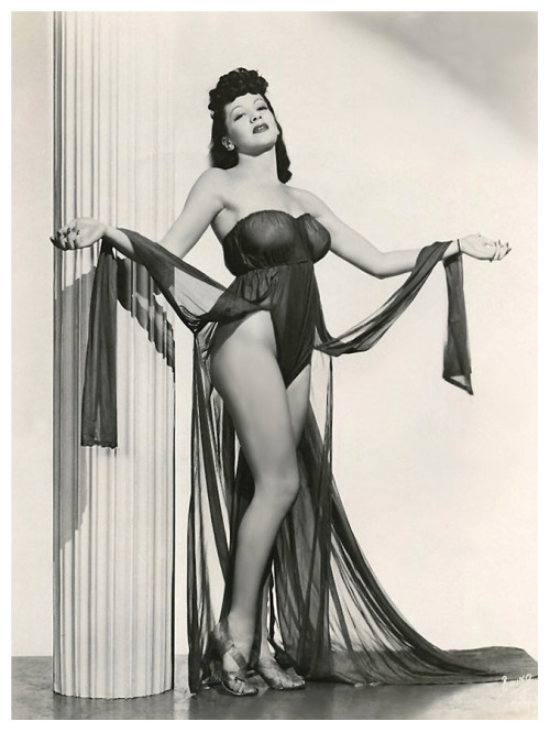 Rusty Lane        aka. “The Duchess Of Disrobe”..       Rusty was still a 15 year-old high school girl when she began working as a showgirl in New York City.. In the early 1940’s, her friend Ginger Britton helped Rusty land