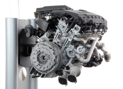 beautifullyengineered:  BMW F30 M3 + F32 M4 Engine Components