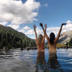 soakingspirit:  #mtnbabes #ConundrumHotSprings #18mikesbackpack