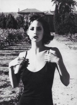 world-ethnic-beauty:  Christy Turlington by Ellen von Unwerth