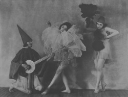 mamasaid10:  Soichi Sunami Martha Graham dancers 1920 