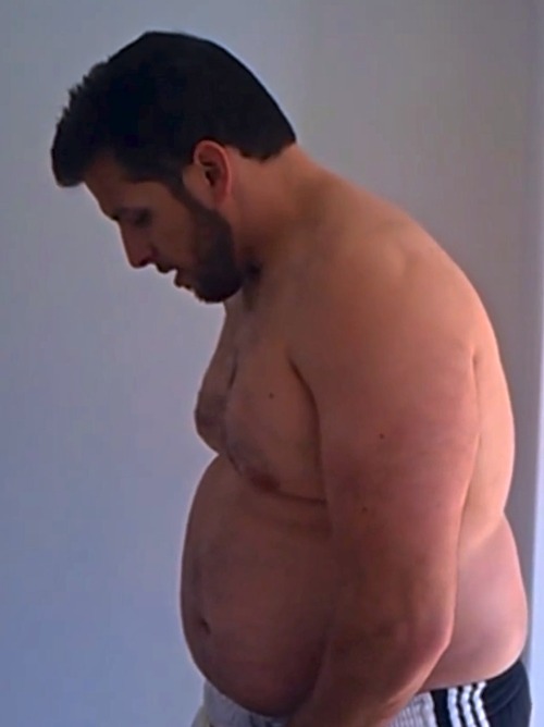 slimmerthanyou:  twinkforbigmen331:  xplodan:  Drew Manning, the Fit2Fat2Fit guy, is hot at this scale.  Keep these coming lol I was obsessed with these videos, well the gaining part anyway.. this guy is so sexy  Sameeee!! Seeing him get fatter with each