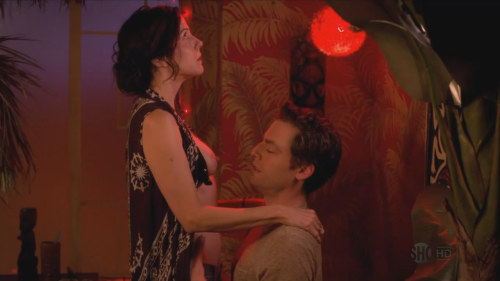 shivermetimbersxxx:  Mary Louise Parker gets naked as Nancy Botwin for Weeds!(images from Celebrity Movie Archive)