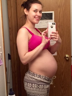 mygr0wingfamily:  27 weeks and 1 day! I’m in the third trimester!
