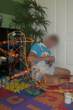 totallydiapers:  Building a K’nex roller coaster in my Snaps4u
