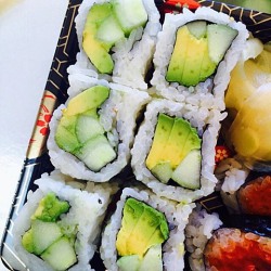cleanandleaneatings:  Finally got the Avocado sushi I’ve been