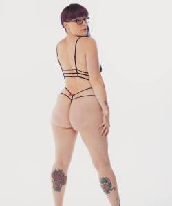 elizabethhunny:  Here Have an Ass 😂 #Ass #Butt #thong #Tattoos