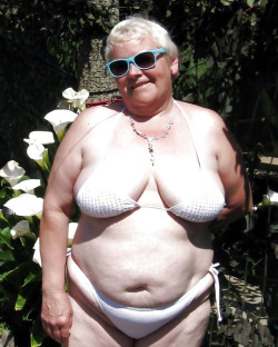 A big fat belly, fat cunt, and big tits…this older lady