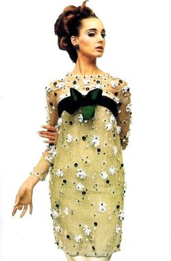   Antonia in YSL, photo William Klein 1964       