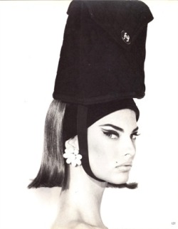 lunamcb:  Linda Evangelista, Italian Vogue-1990 